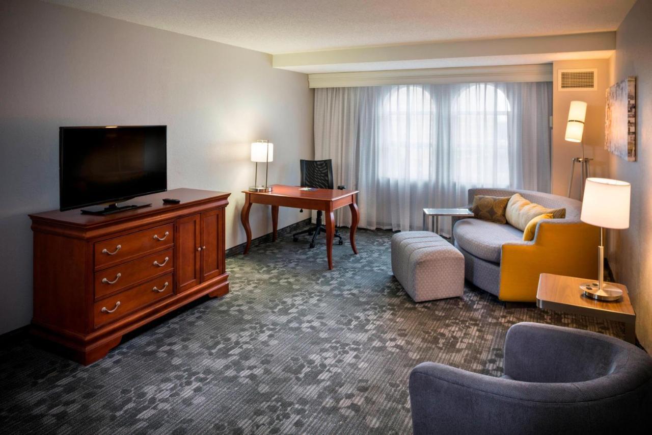מלון Courtyard By Marriott Norfolk Downtown מראה חיצוני תמונה