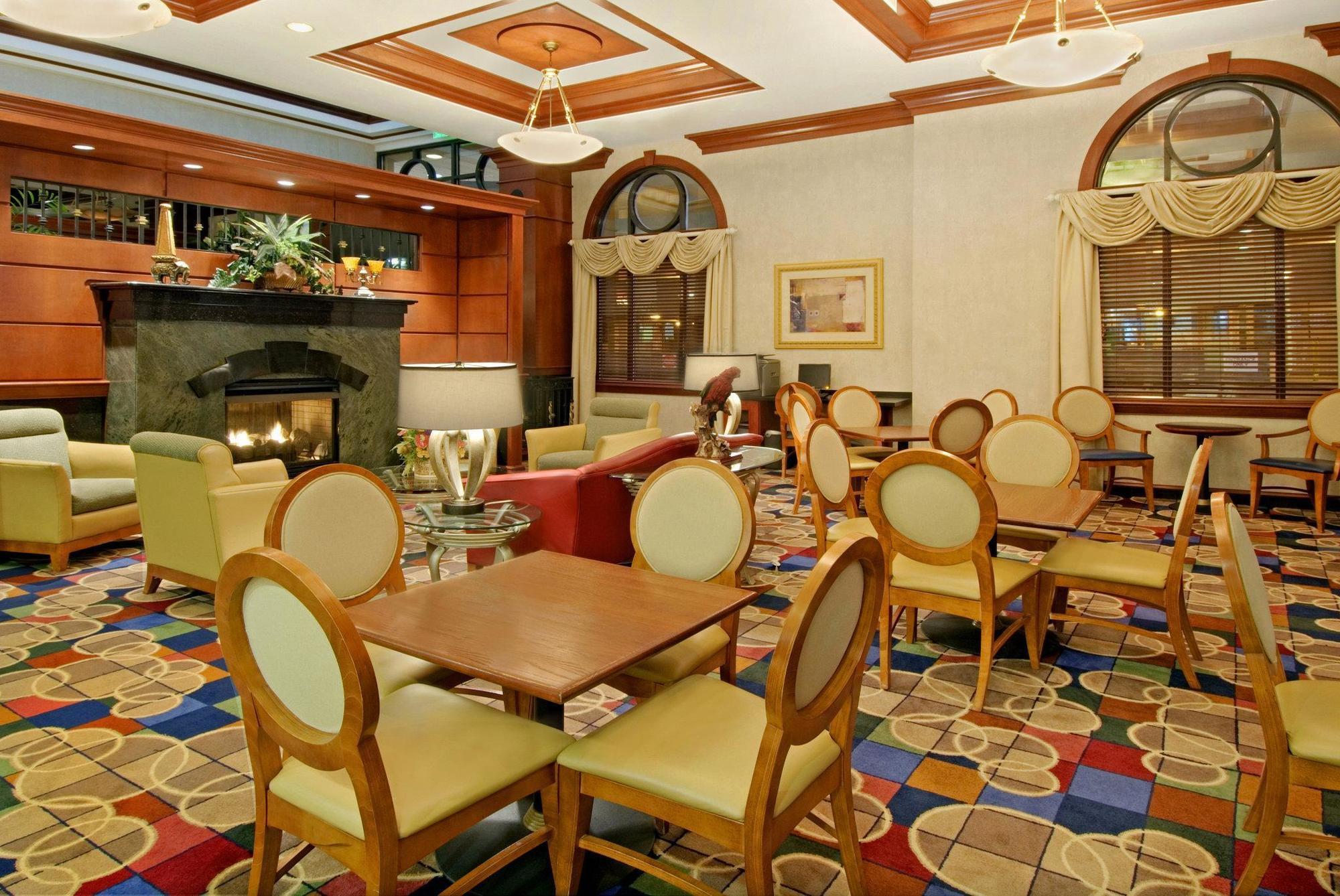 מלון Courtyard By Marriott Norfolk Downtown מראה חיצוני תמונה